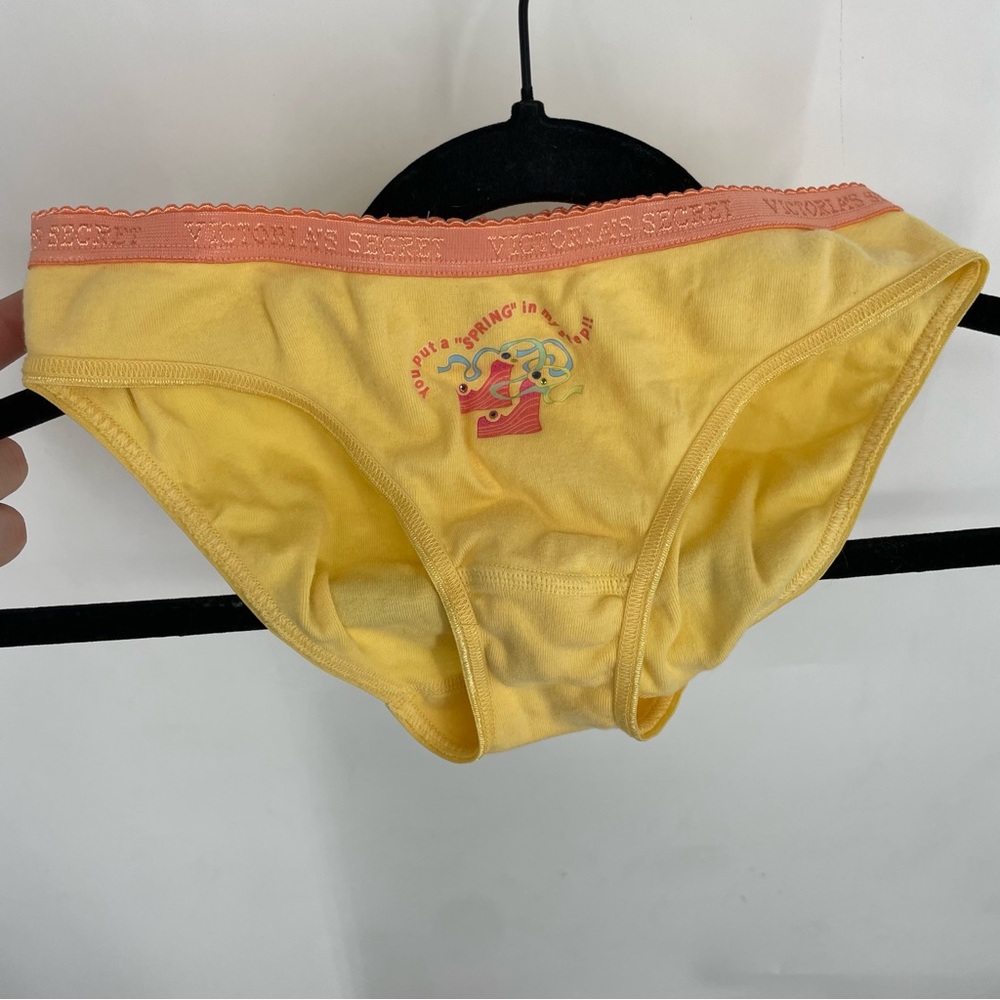 Vintage Y2K 2005 Victoria’s Secret Medium Low Rise Bikini Yellow Spring Cotton